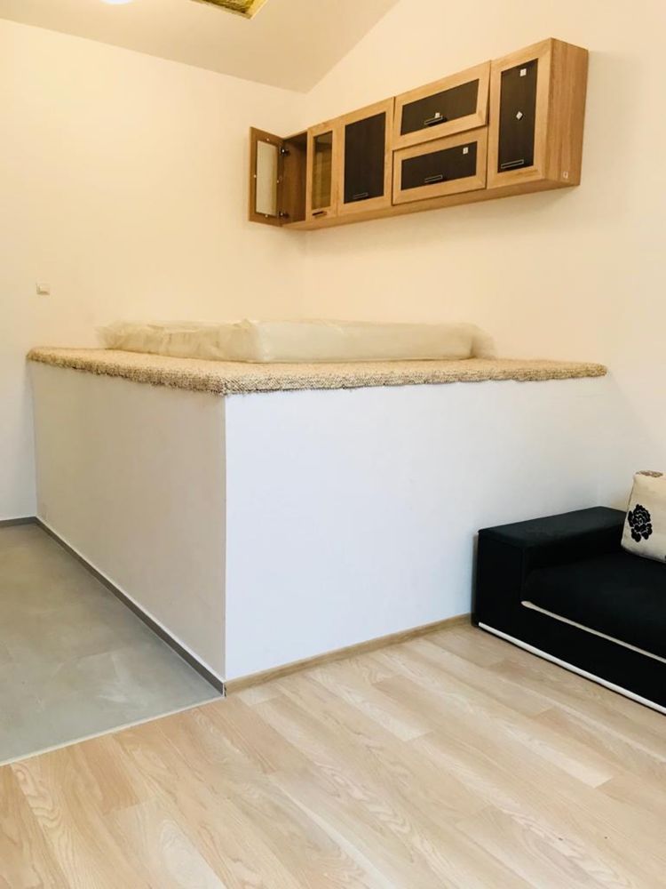 Persoana fizica ofer spre inchiriere Studio de 44 mp
