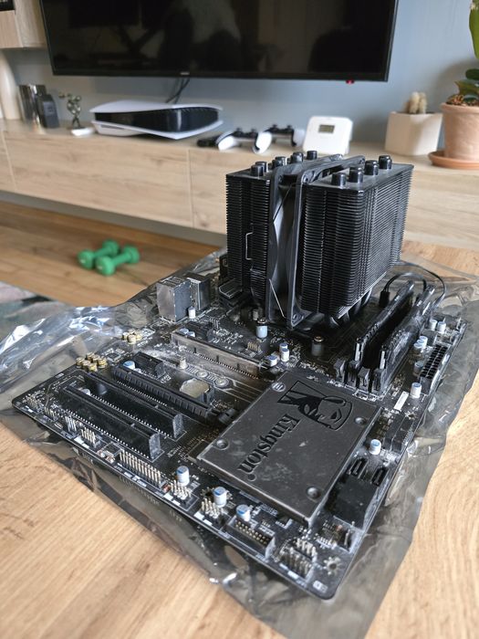 Ryzen 5600x + 32GB FURY BEAST DDR4 + Cooler + B350 + SSD și Carcasa