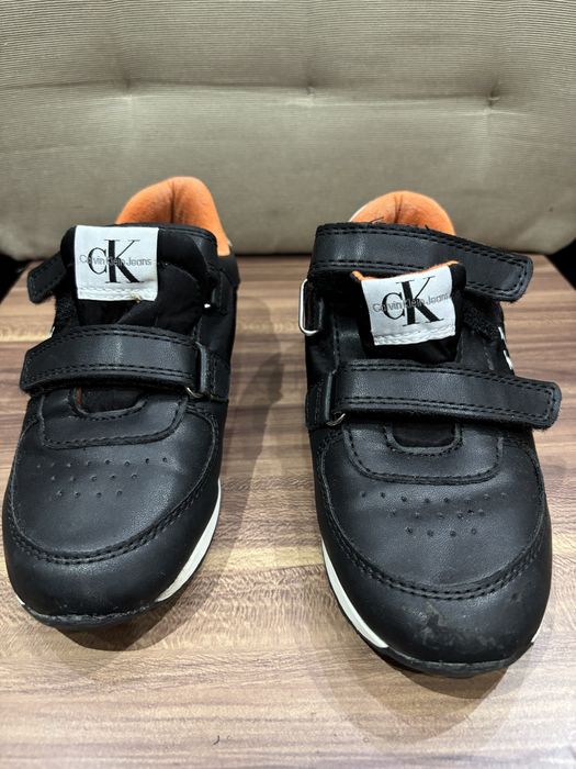 Vand adidasi Calvin Klein ptr copii marimea 31 in stare foarte buna