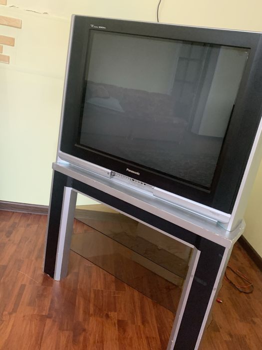 Продаю срочно телевизор , не так дорого