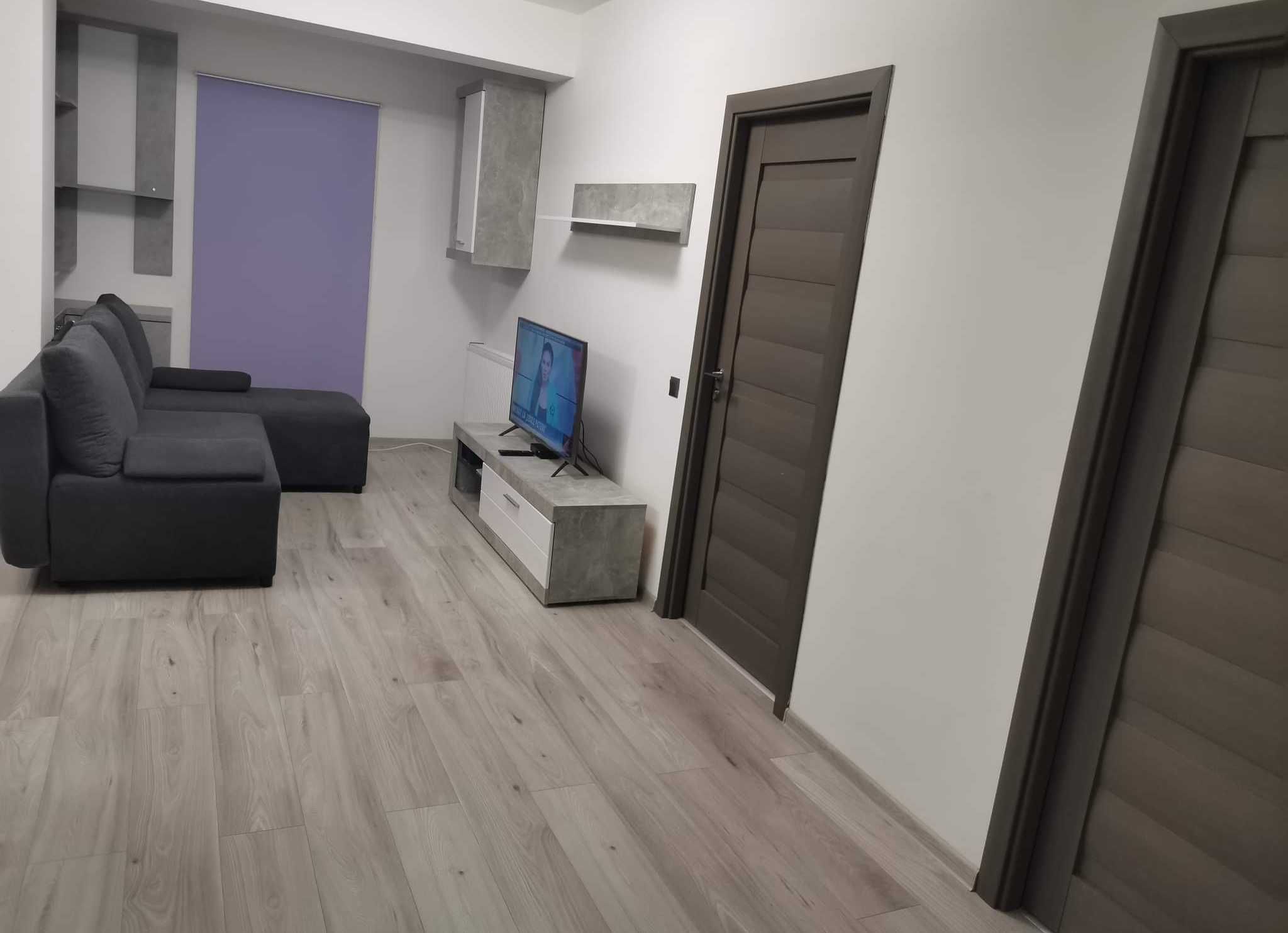 Vand apartament 3 camere complet utilat + parcare strada Balastierei