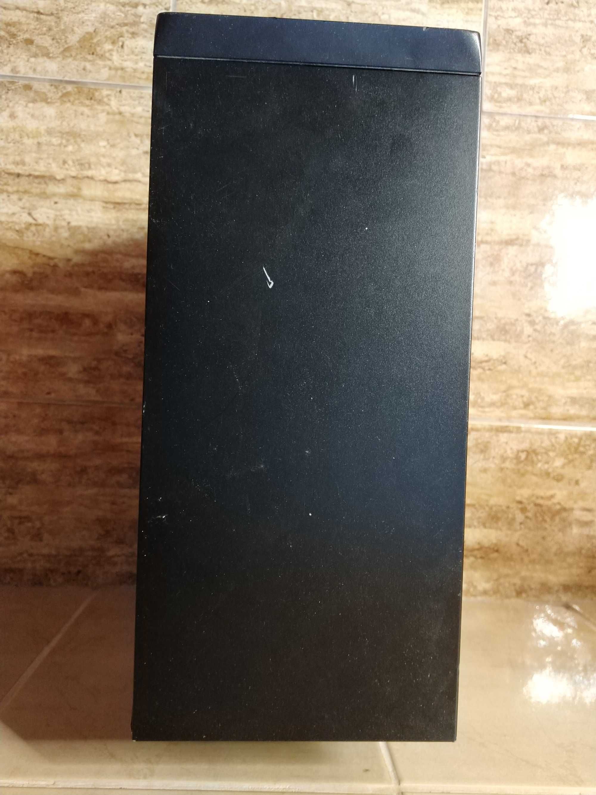 Intel i7 3770k, дъно-asus h61m-k, рам 2 х 8gb ddr3 Corsair, кутия.