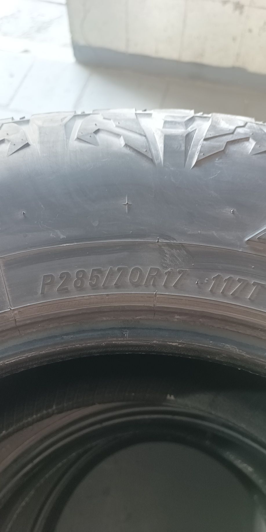 Продам шины MAXXIS Razr AT-811 285/70 R17 117T