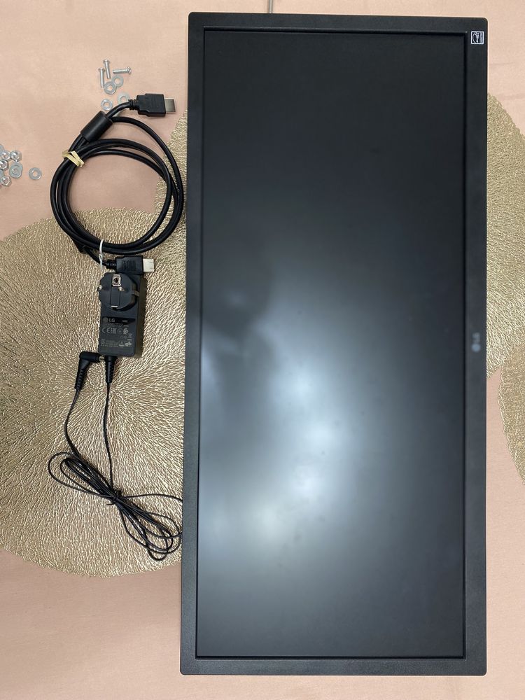 Монитор LG 26WQ500 — как новый, пользовался 1.5 месяца