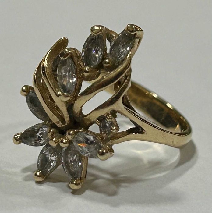 Златен пръстен 14 К 585 /4,50 гр.