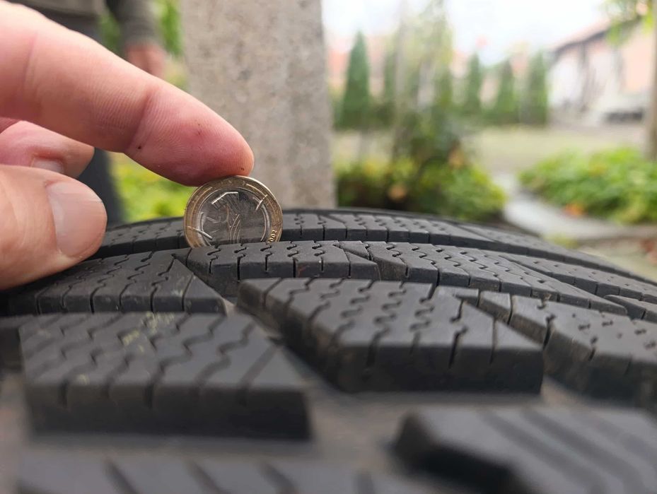 Автомобилни зимни Гуми 235/55/17