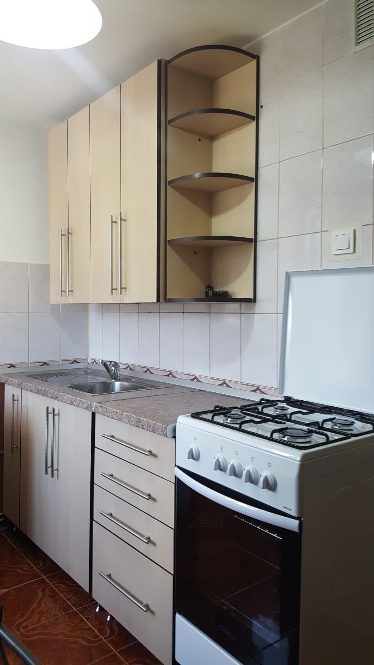 Apartament spațios, izolat recent, cu 2 camere etaj 2