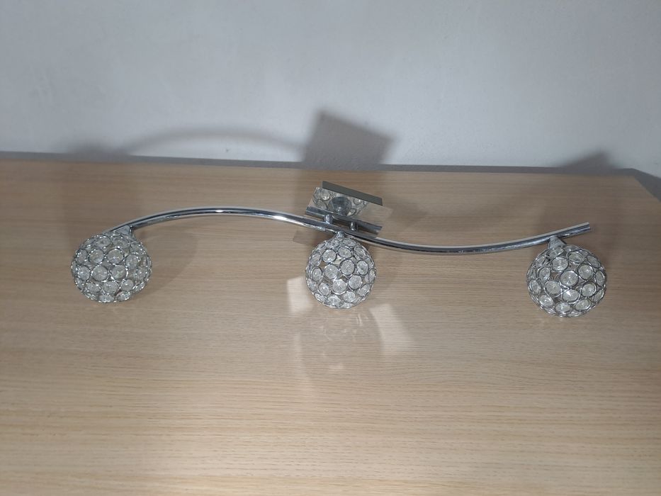 Lustră modernă cu 3 spoturi cristal – stare impecabilă