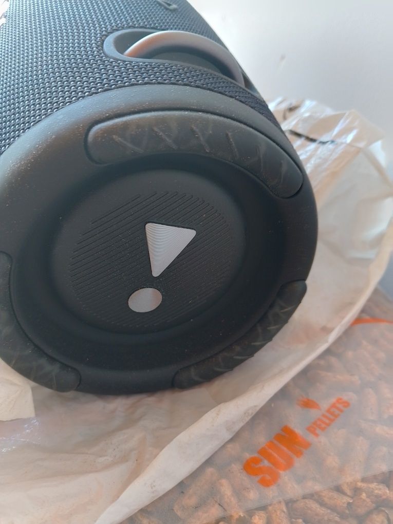 Jbl Xstreme 3 на 2месеца
