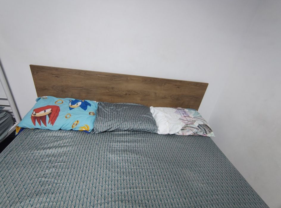 Vând Cadru de pat dormitor URGENT