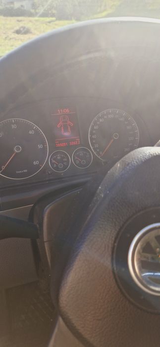 Vand touran 2007 sau schimb cu t4 doka