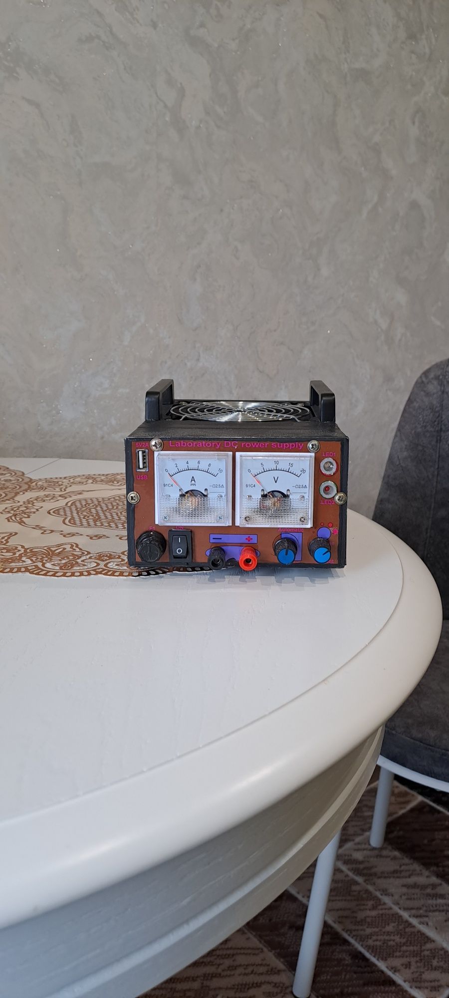 Продается Лабораторный блок питания 30V,10A,
