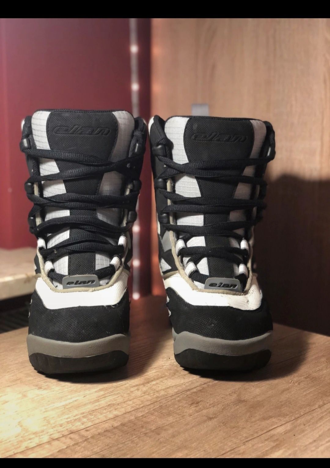 Boots snowboard .