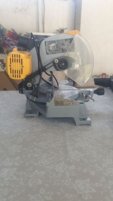 Электроинструменты,  торцовочная пила, перфоратор, шлифовальная машина