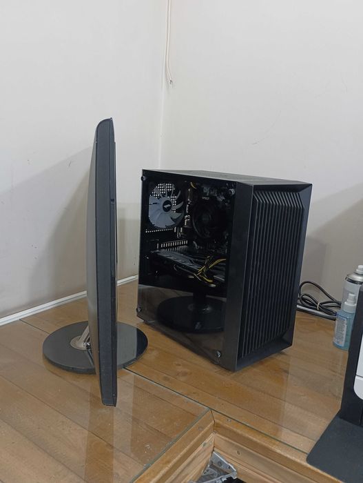 Гейминг компютър + монитор , клавиатура и мишка