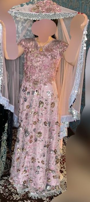 Куйлак шарфи билан сотилади