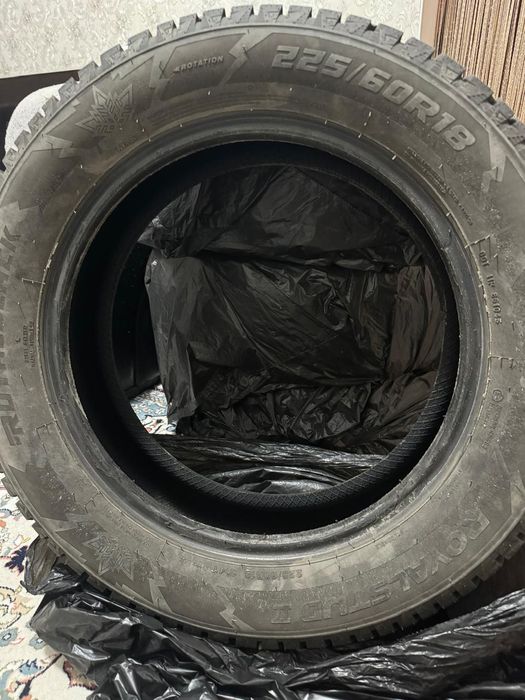 Продаются б/у покрышки зимние с шипами 225*60 R18