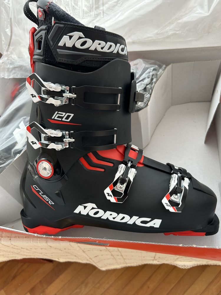 Clapari schi Nordica