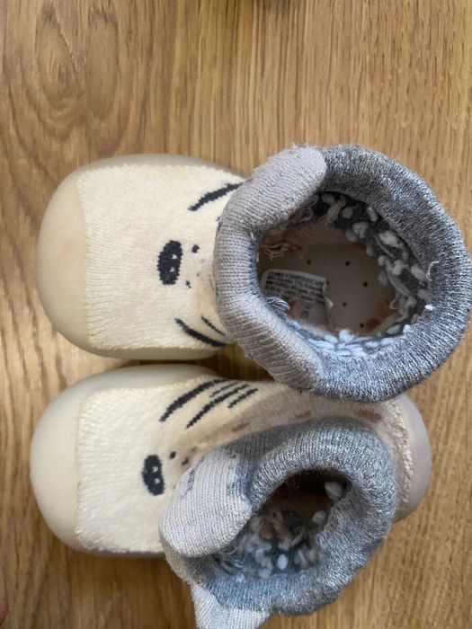 нови бебешки обувки