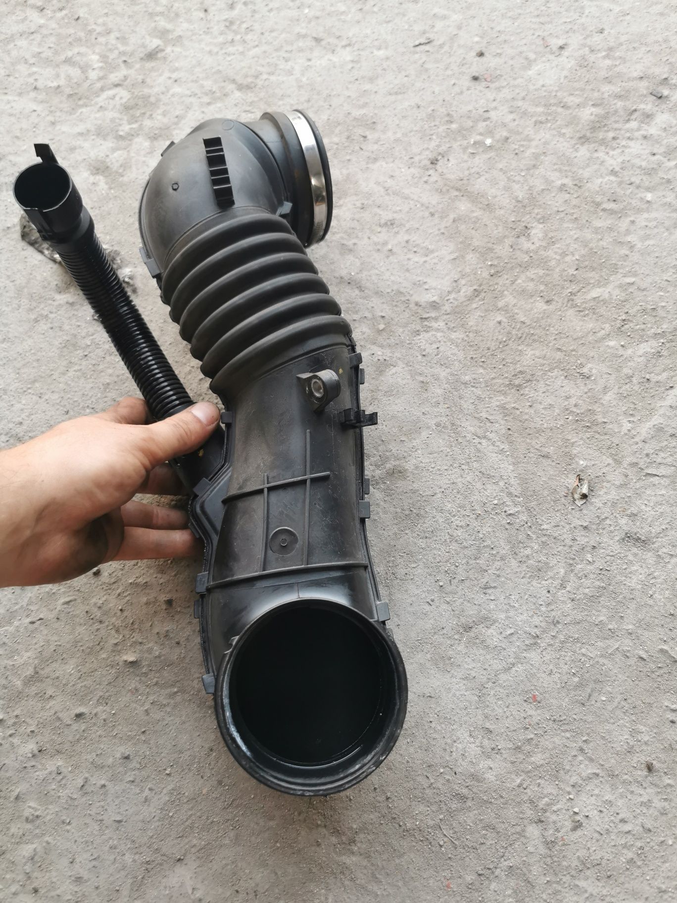 Conducta turbo 2.0 n47d20c 143 cp bmw seria 3 e90 e91 e92 e93 lci 2011