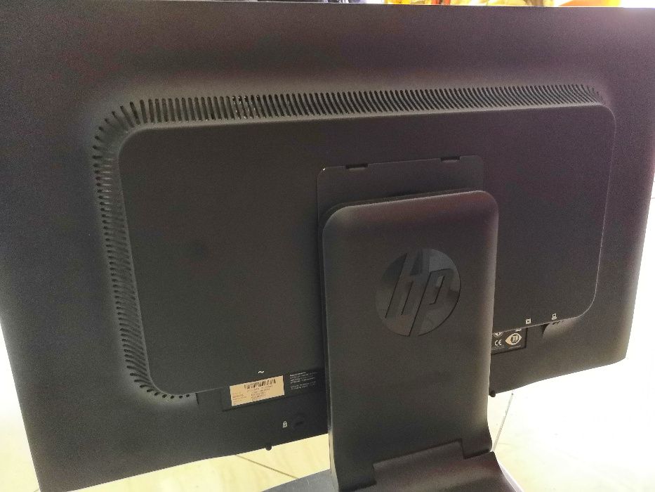 Монитор HP Compaq LA2306x