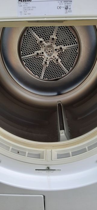Uscător      haine       Miele