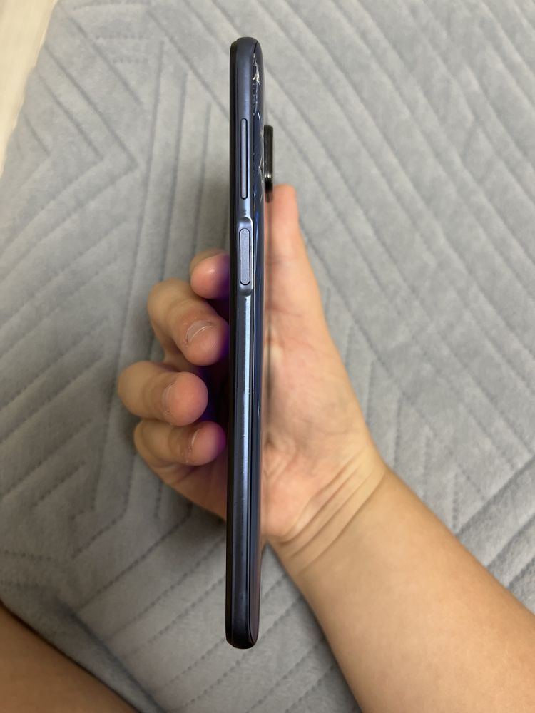 Redmi note 9S , разбитый сзади. но для использываения отлично