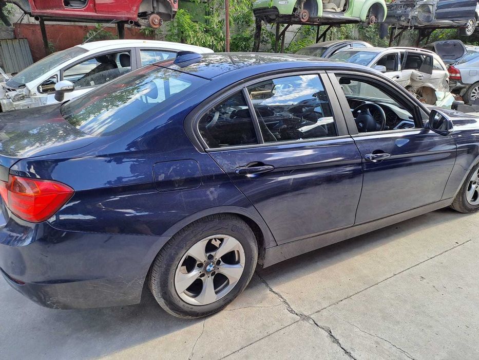 Dezmembrez BMW F30 2.0 TDi 184 CP an 2012 cod motor N47