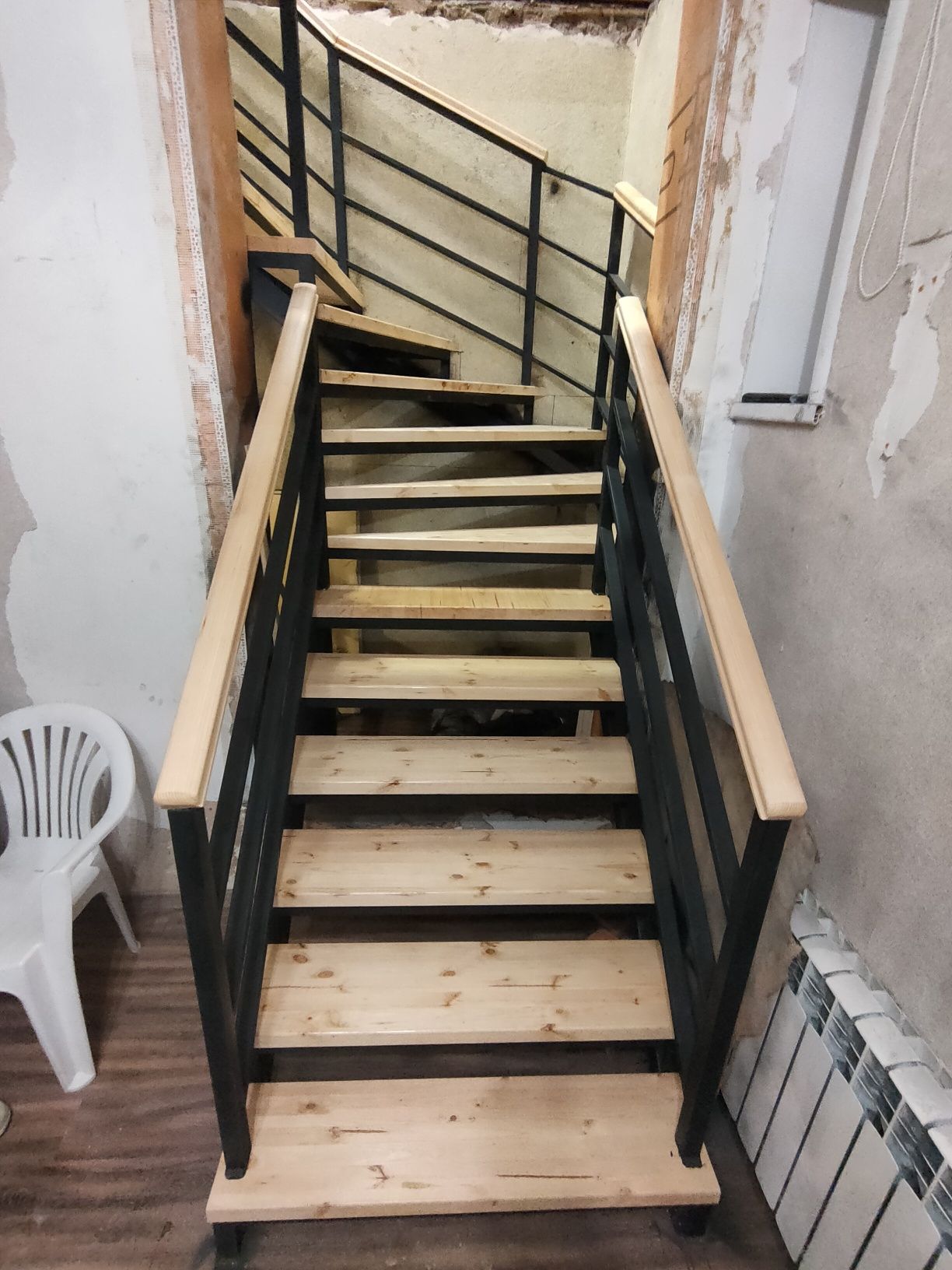 Изготовление качественных и дезайнерских лестниц