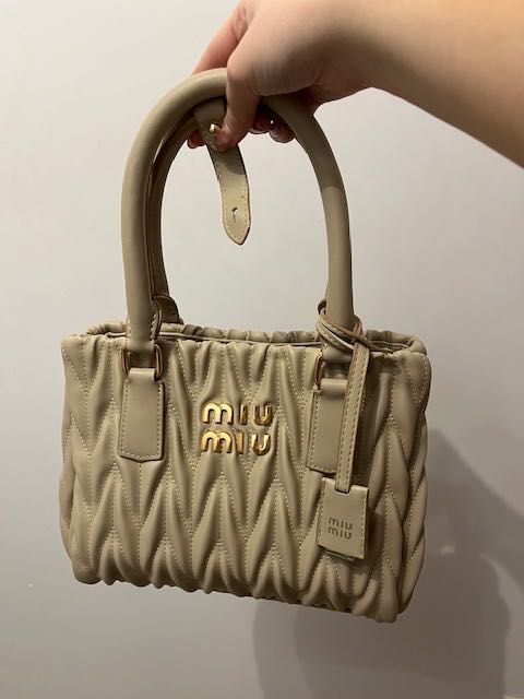 Нова чанта Миу Миу