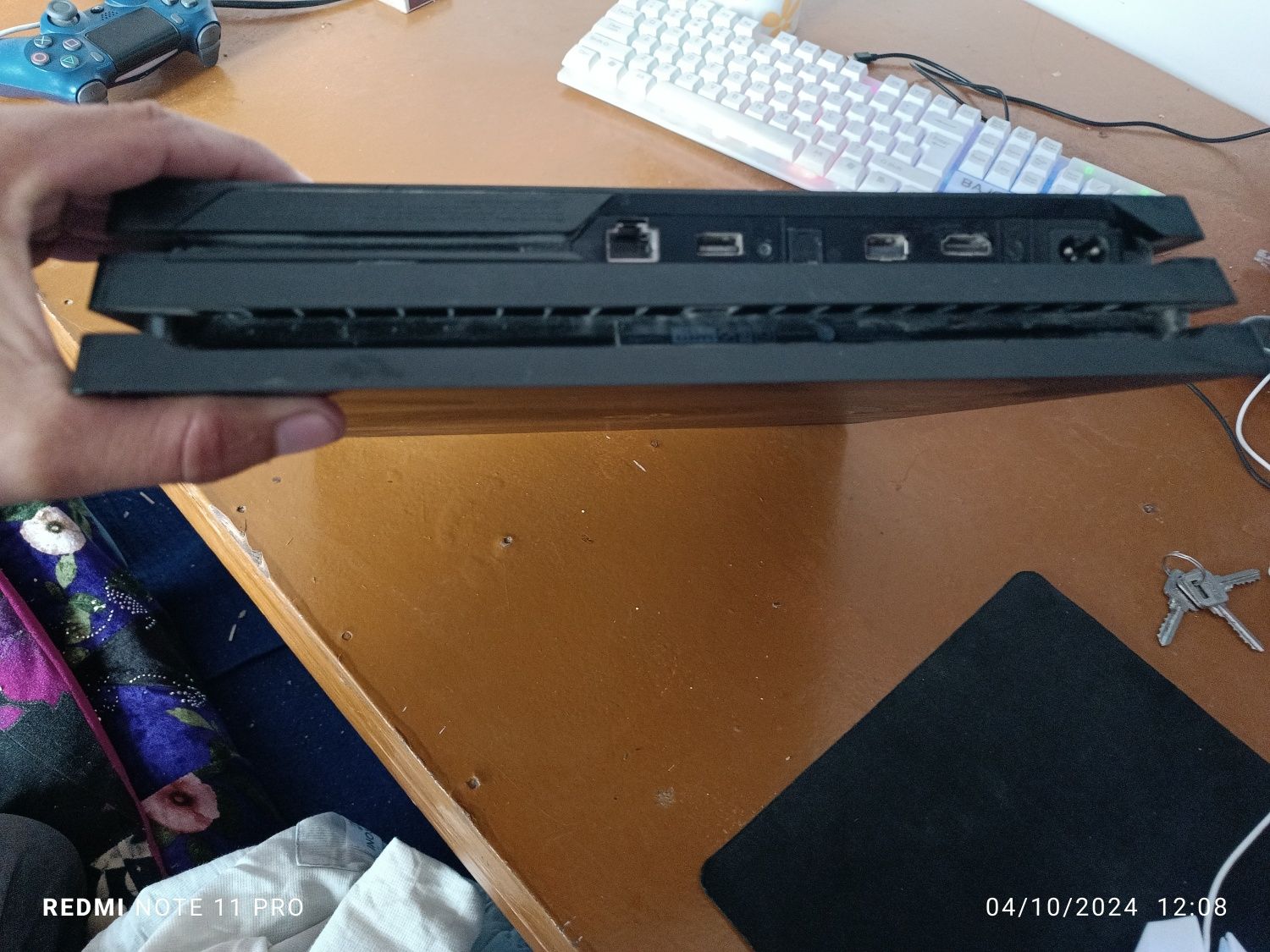 Playstation 4 PRO 1TB Sotiladi