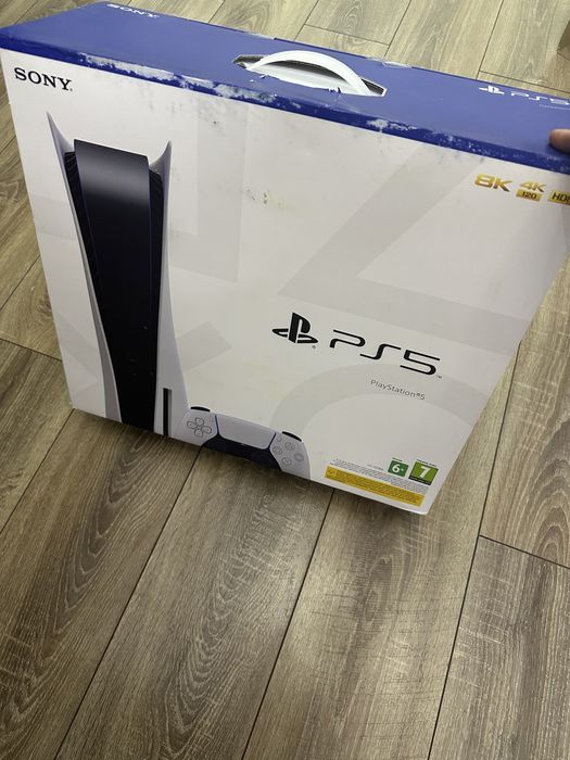 Продам новый Playstation 5
