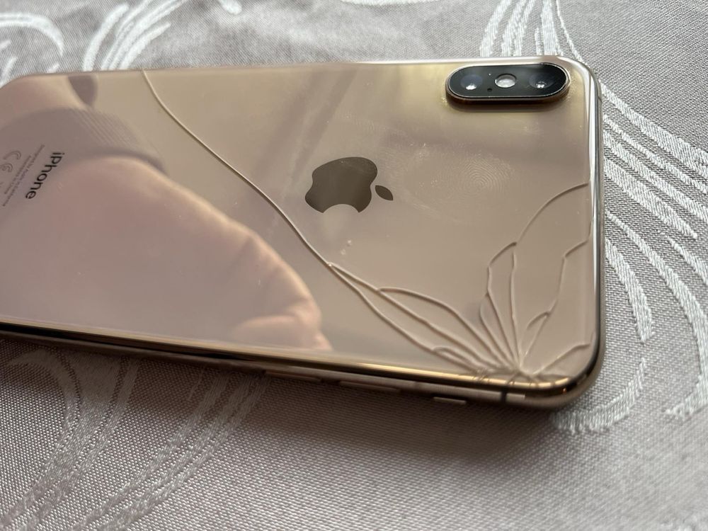 Продавам iPhone XS Max Gold 64GB