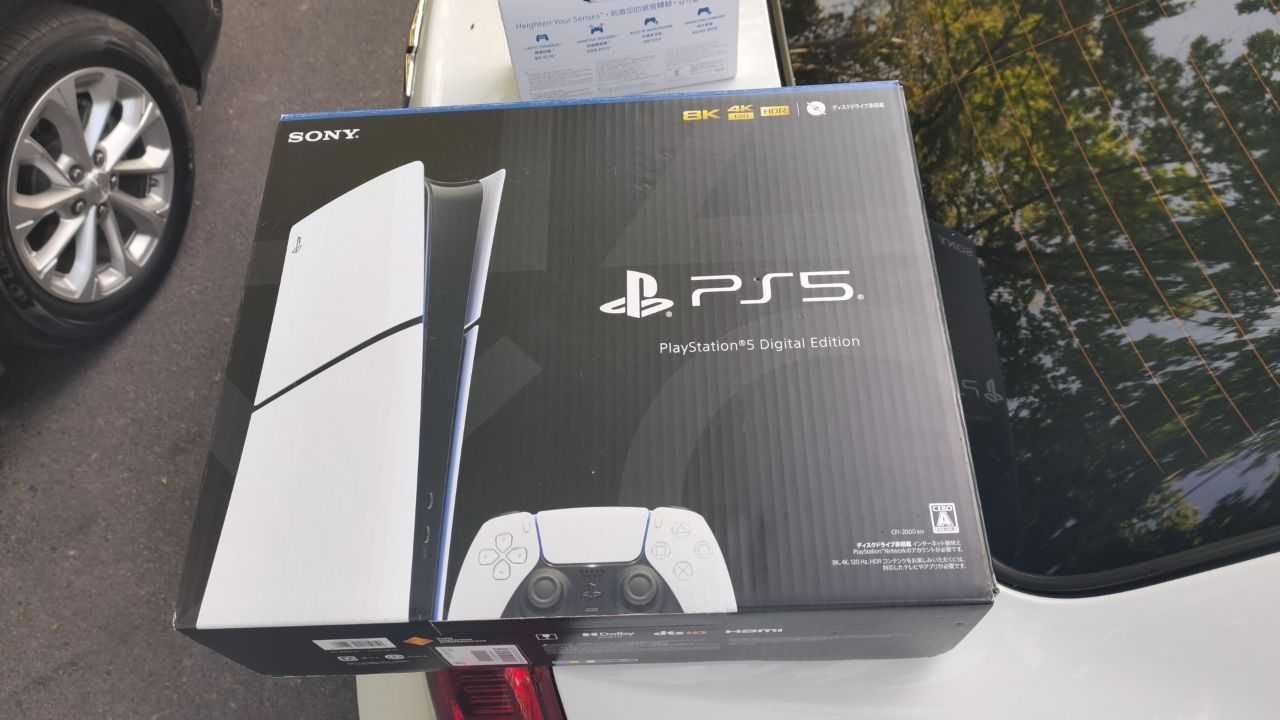 Playstation 5 slim джойстика новый купил в прошлом месяце