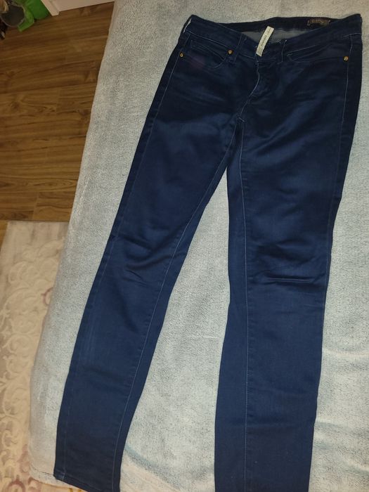 Vand lot de blugi marca Mango