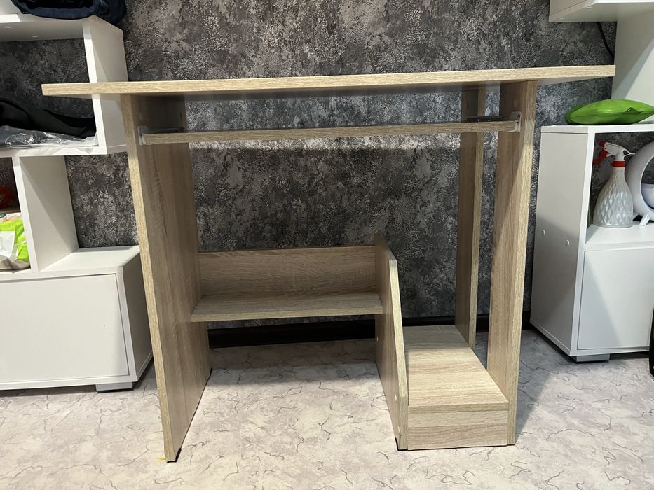 Продам стол компьютерный