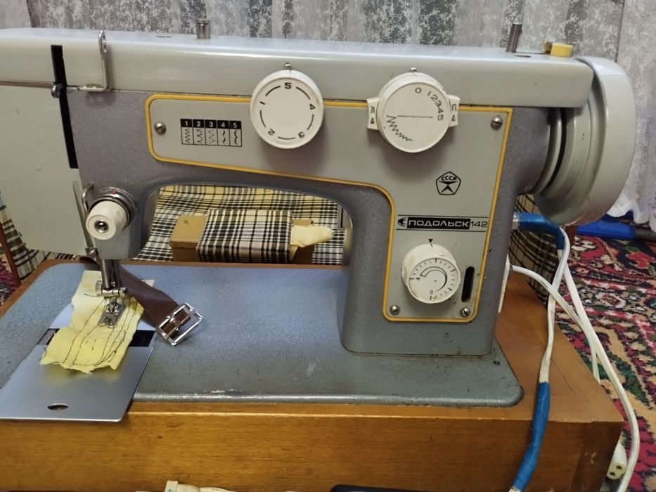 Продается швейная машина