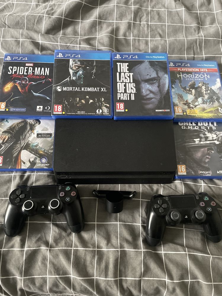 Ps4 Slim 1Tb  + 2 контролера + 7 игри