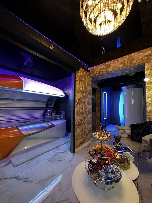 3 Aparate de bronzat :1 MegaSun Space 3000,2 Esprit 770