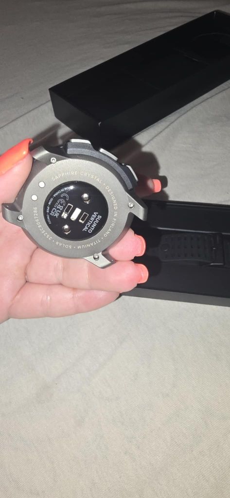 Suunto Vertical Titanium Solar – спортен часовник, черен