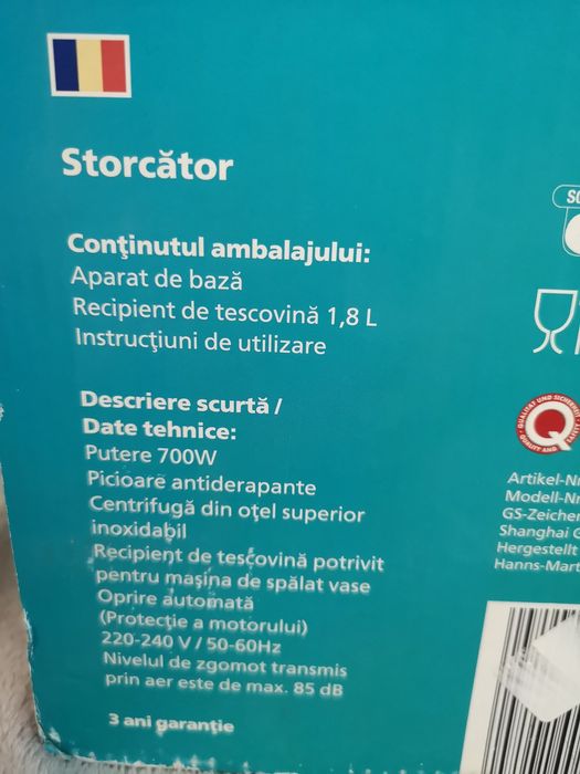 Vând storcător de fructe nou