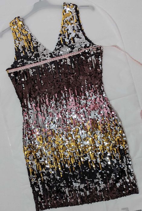 Rochie La Femme de ocazie, mărime M, cu paiete multicolore, nouă