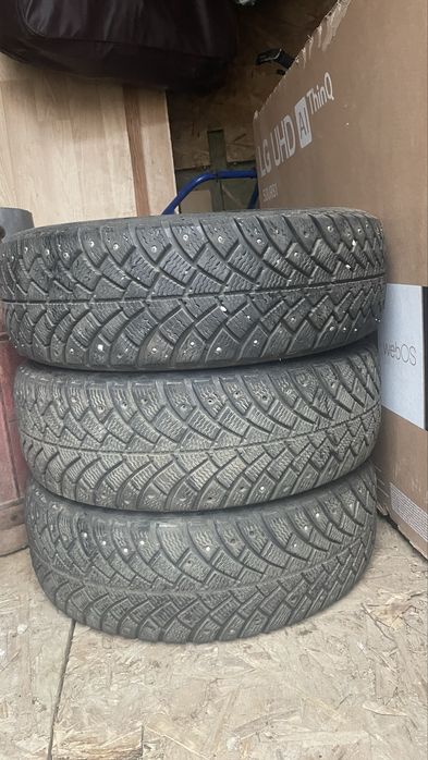 Продам зимний покрышка