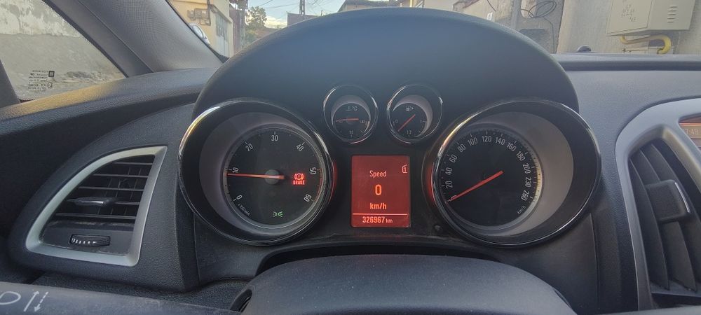 Opel Astra j schimb cu suv 4x4