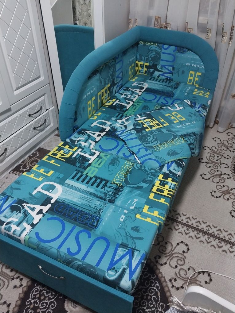 Подростковый диван