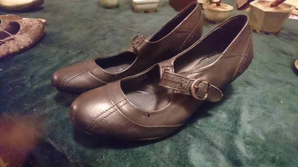 Маркови обувки ест .кожа