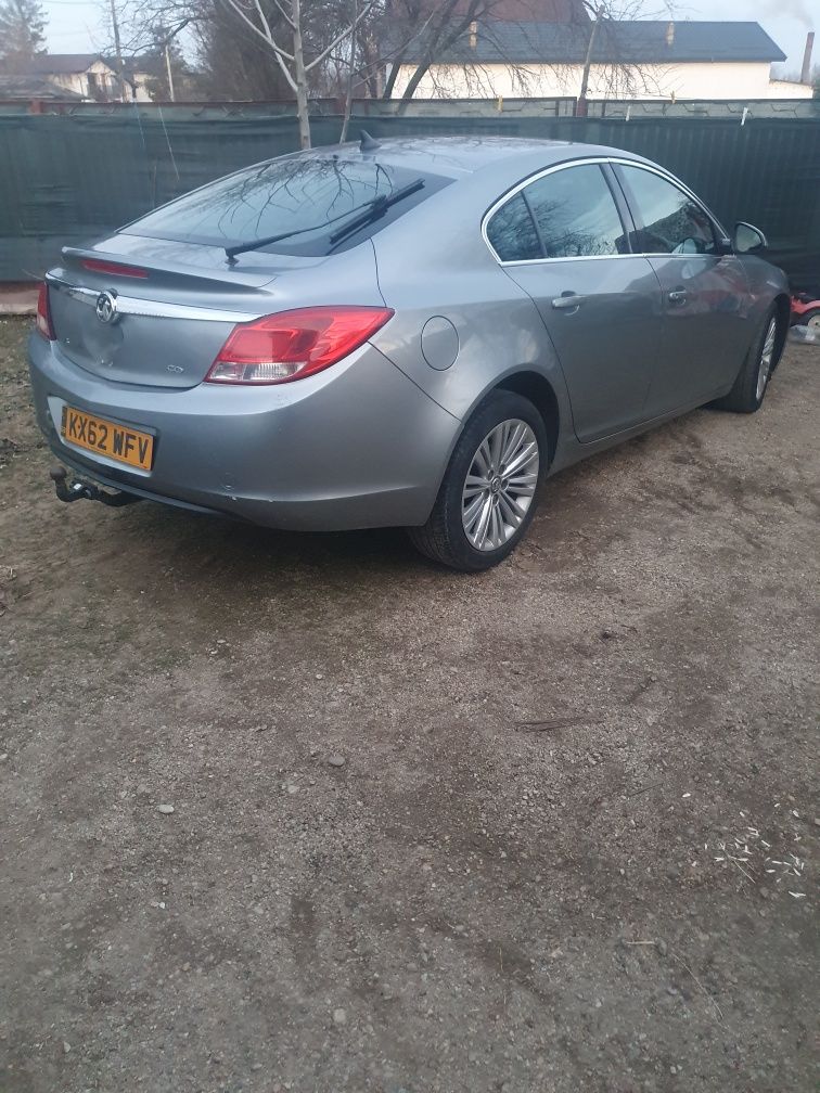 Vând Opel insignia