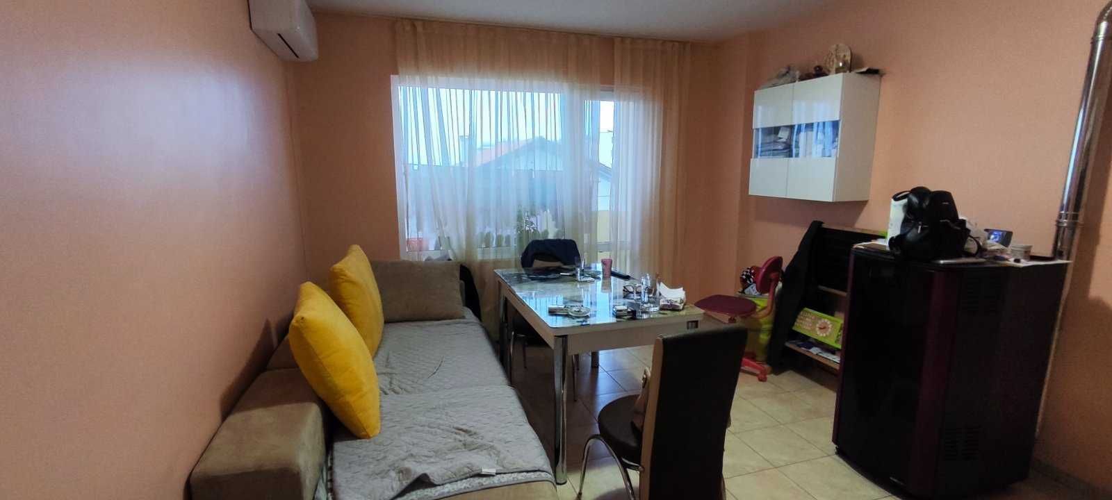 Тристаен апартамент Виница, Варна