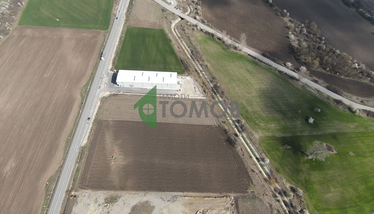 Продава се Парцел в Шумен, Промишлена зона - 12694 кв.м за 50 €/кв.м - Снимка #1