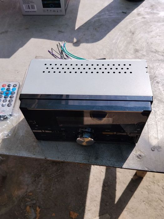 Продам автомагнитолу рабочая usb mikro cd aux блютуз